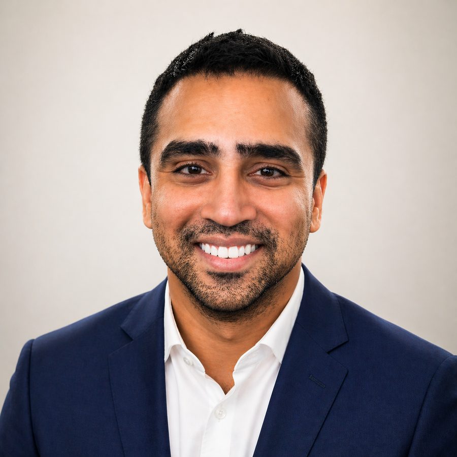 Portrait of Manoj Sarang